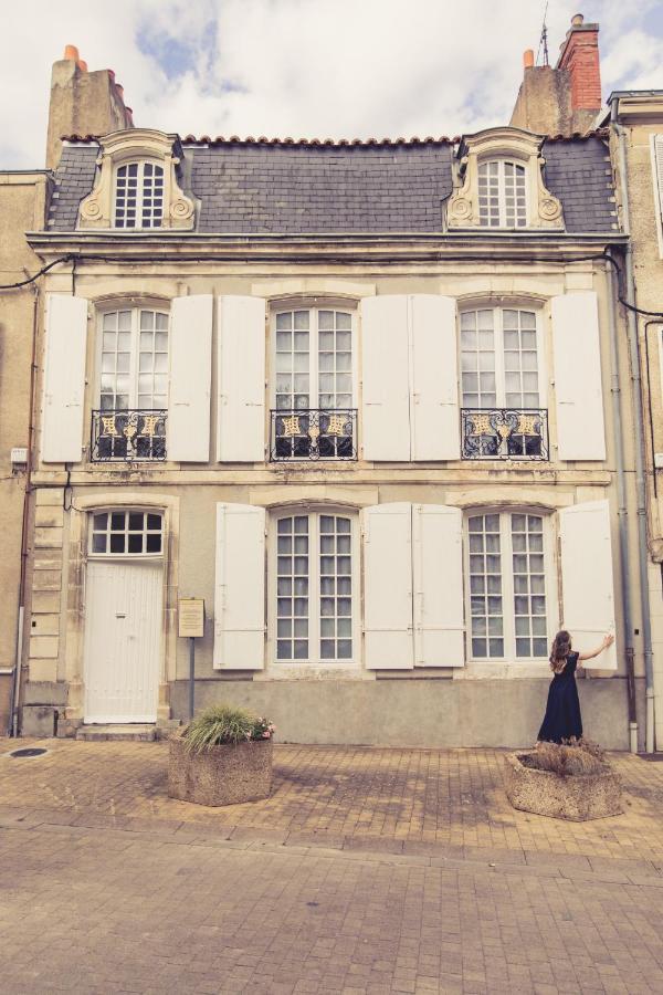 La Maison De La Liberte Suite Jeanne Barret Poitiers Exterior photo