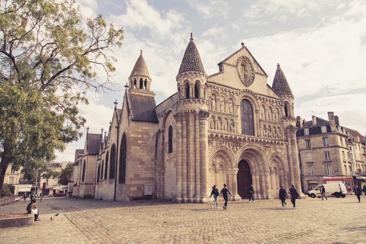 La Maison De La Liberte Suite Jeanne Barret Poitiers Exterior photo
